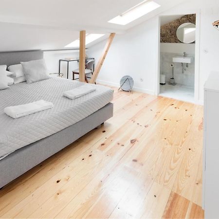Room Lusiadas With Private Bathroom Lisbon Luaran gambar