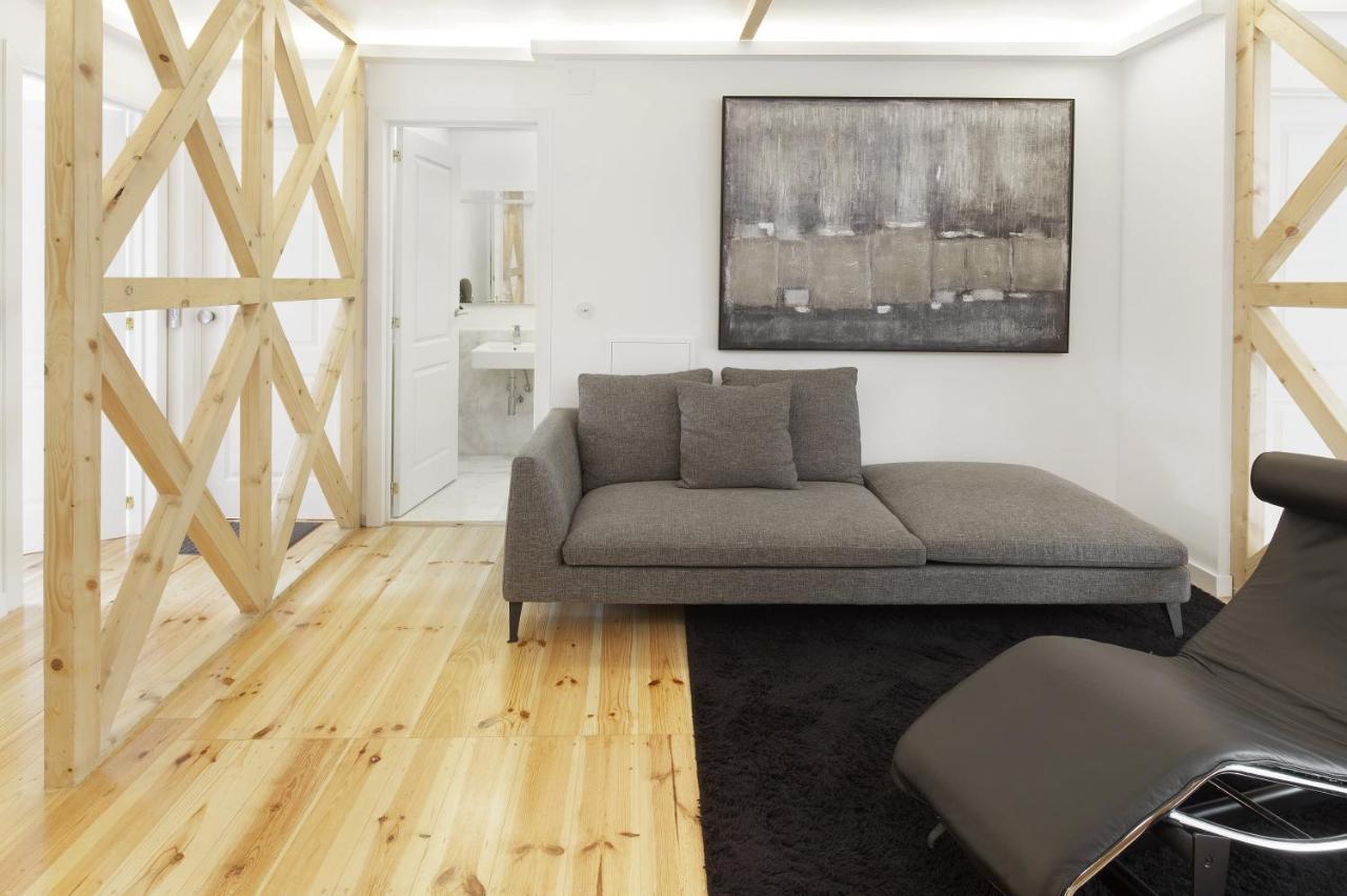 Room Lusiadas With Private Bathroom Lisbon Luaran gambar
